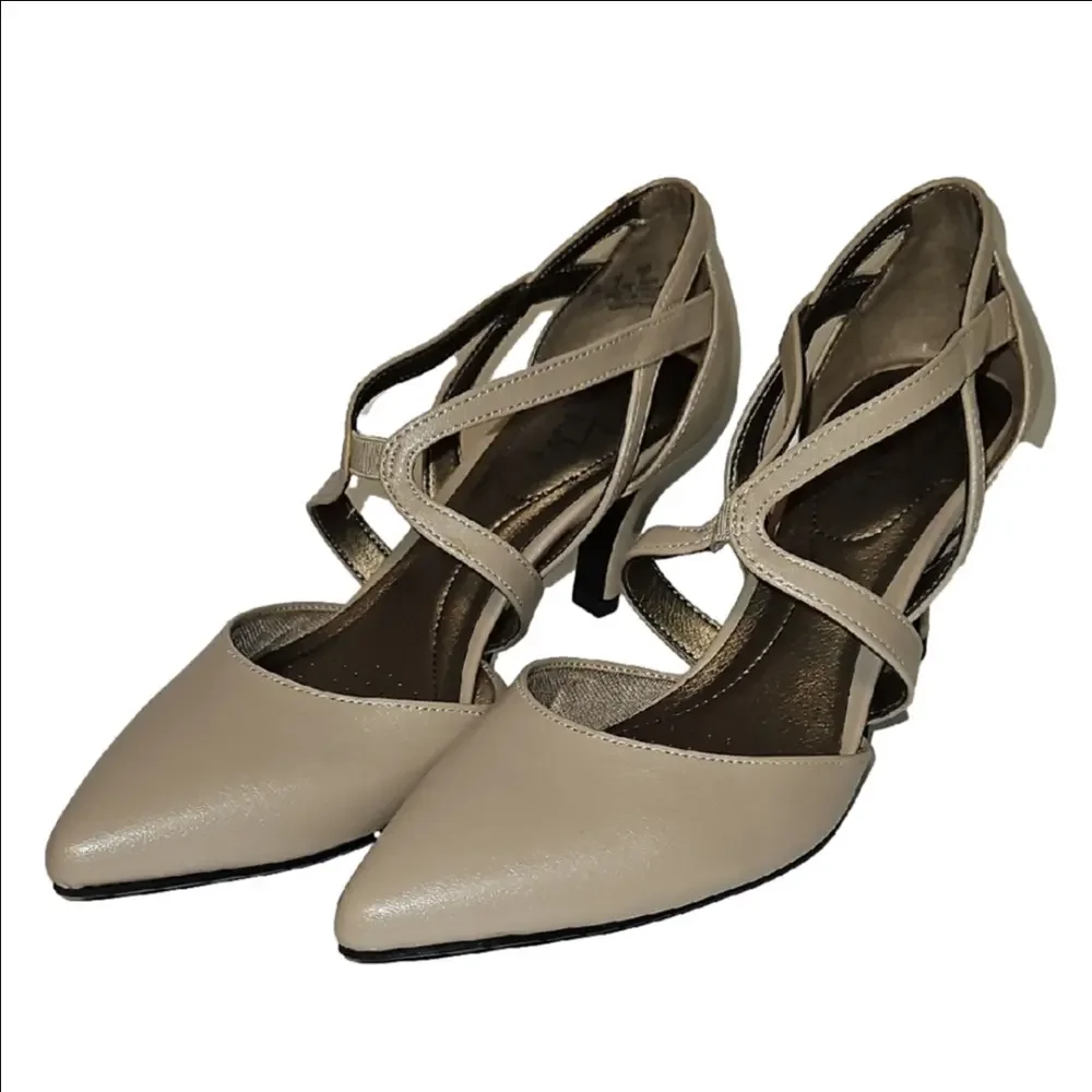 Life Stride Beige Strappy Heels Size 7